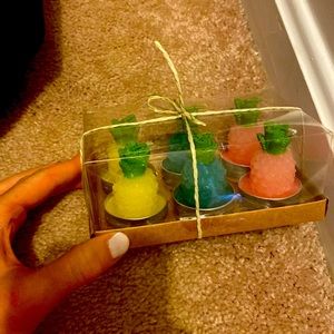 NWT set of 6 pineapple tea candles